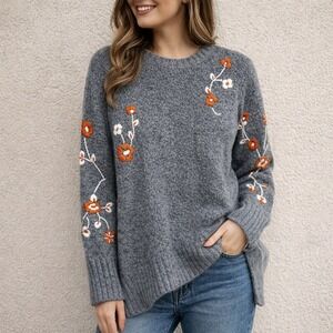 Gilli Women Gray soft Embroidered Floral Long Sleeve Sweater Small Oversized